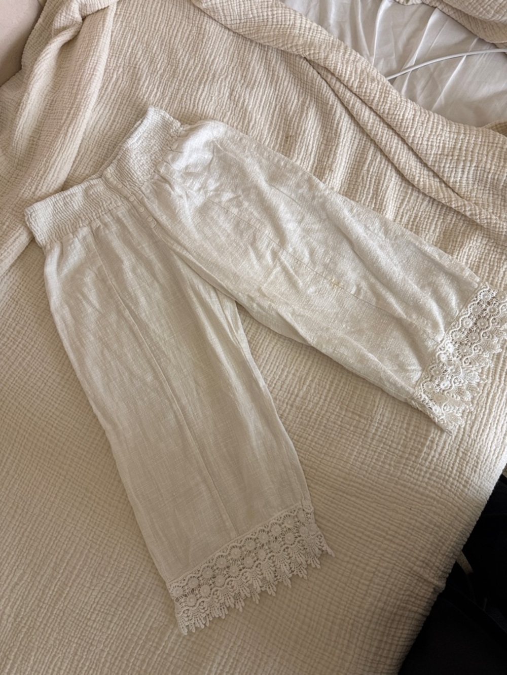 Zara Culotte pants white linen crochet lace trim